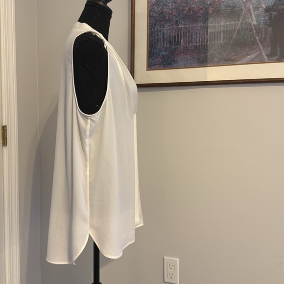 NWT Vince Camuto Blouse - Size L - Picture 3 of 6